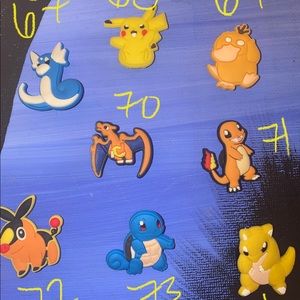 8 Pokémon croc charms